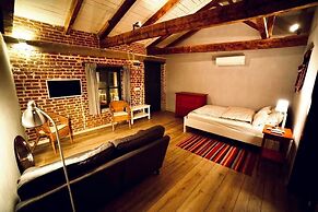 Attalos Suites Hotel