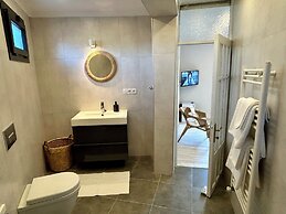 Attalos Suites Hotel