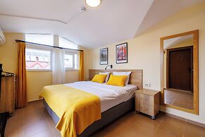Ten Apart Hotel