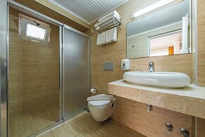Ten Apart Hotel