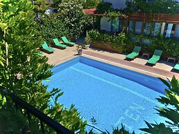 Ten Apart Hotel