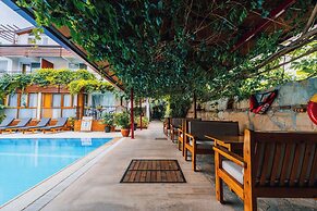 Ten Apart Hotel