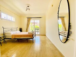 Ten Apart Hotel