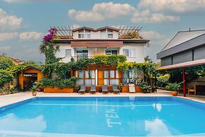 Ten Apart Hotel