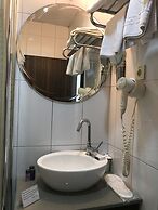 Hande Hotel