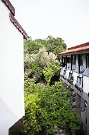 Assos Kadırga Otel