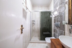 Assos Kadırga Otel
