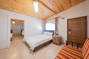Assos Kadırga Otel