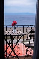 Assos Kadırga Otel