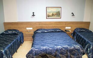 Yunus Hotel