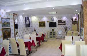 Yunus Hotel