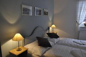 Grand Apartments