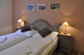 Grand Apartments