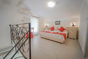 Alacati Marina Palace Otel