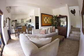 Luxury Villas Monterrico