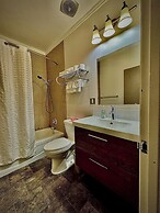 Caravel Motel