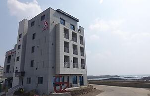 Hotel 52