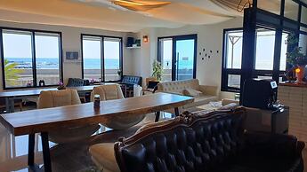 Hotel 52