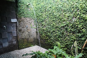 Kubu Ampo Villa