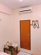 Fundi Hotel