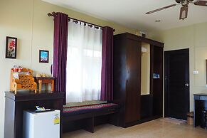 Lanta Castaway Beach Resort