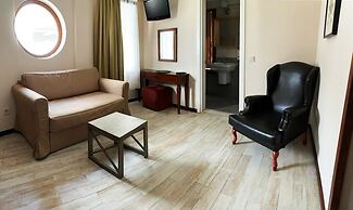 Mitos Hotel