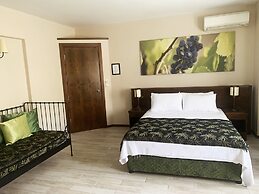 Mitos Hotel