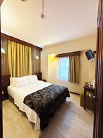 Mitos Hotel