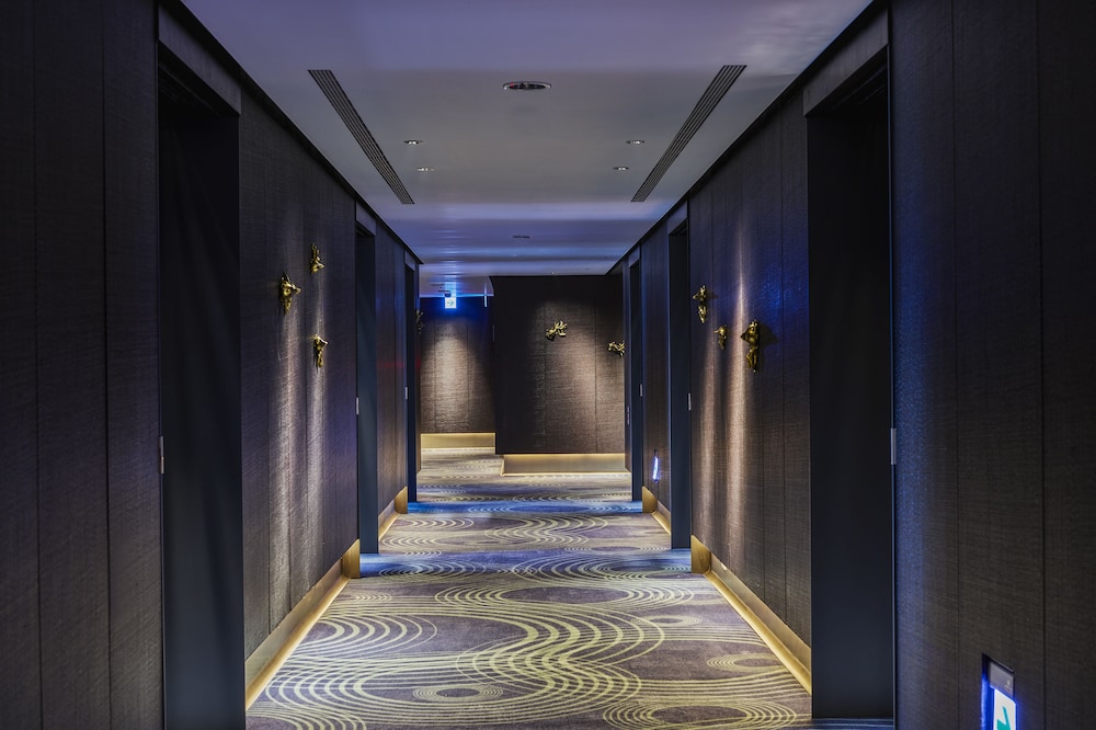 H2O Hotel