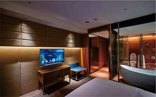 H2O Hotel