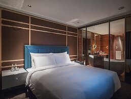 H2O Hotel
