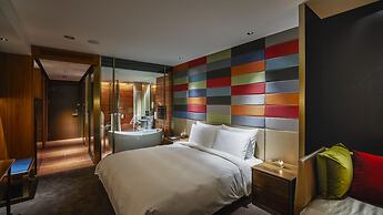 H2O Hotel