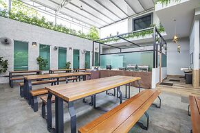 Bzz Hotel