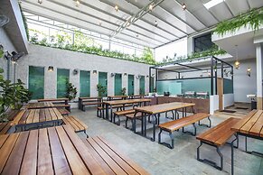 Bzz Hotel