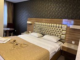 Grand Ezel Hotel