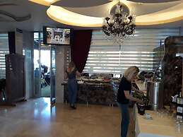 Grand Ezel Hotel