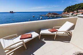 Hotel Riva by Aycon