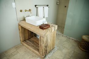 Driftwood Guesthouse