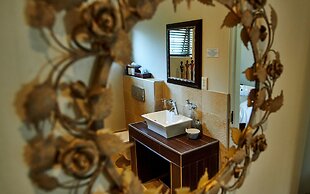 The Hamptons Guest House
