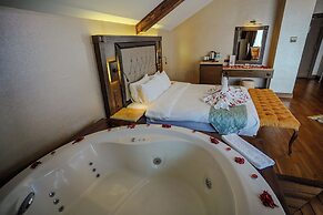 Sera Lake Resort Hotel Spa & Aparts