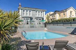 The Devon Court