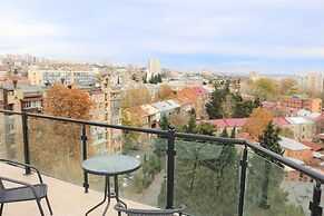 L Plaza Hotel