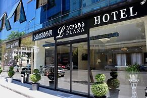L Plaza Hotel