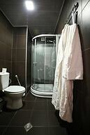 L Plaza Hotel
