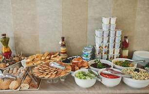 L Plaza Hotel