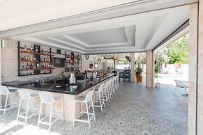 Bronze Hotel