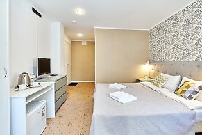Seven Bridges Hotel