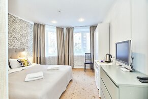 Seven Bridges Hotel