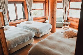 Hakuba Log Hotel Meteor