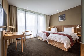 Green World NanGang Hotel